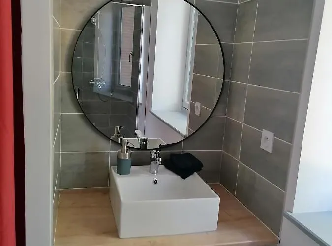 De L'abbe 8 A 10 Personnes *