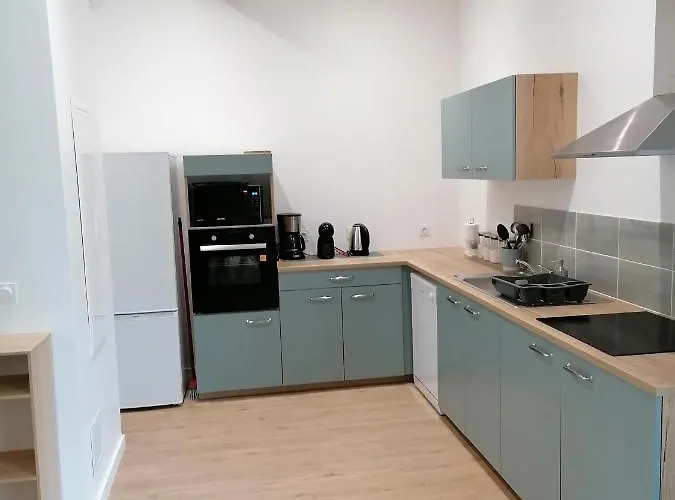 De L'abbe 8 A 10 Personnes * Lempaut